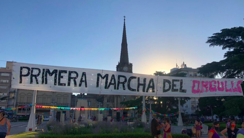 Azul: se realiz la primera Marcha del Orgullo